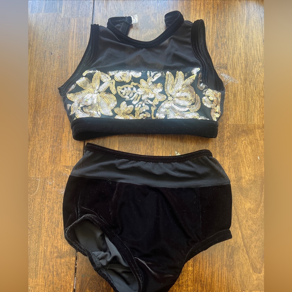 Details Dancewear Convention Wear Child Large With Velvet